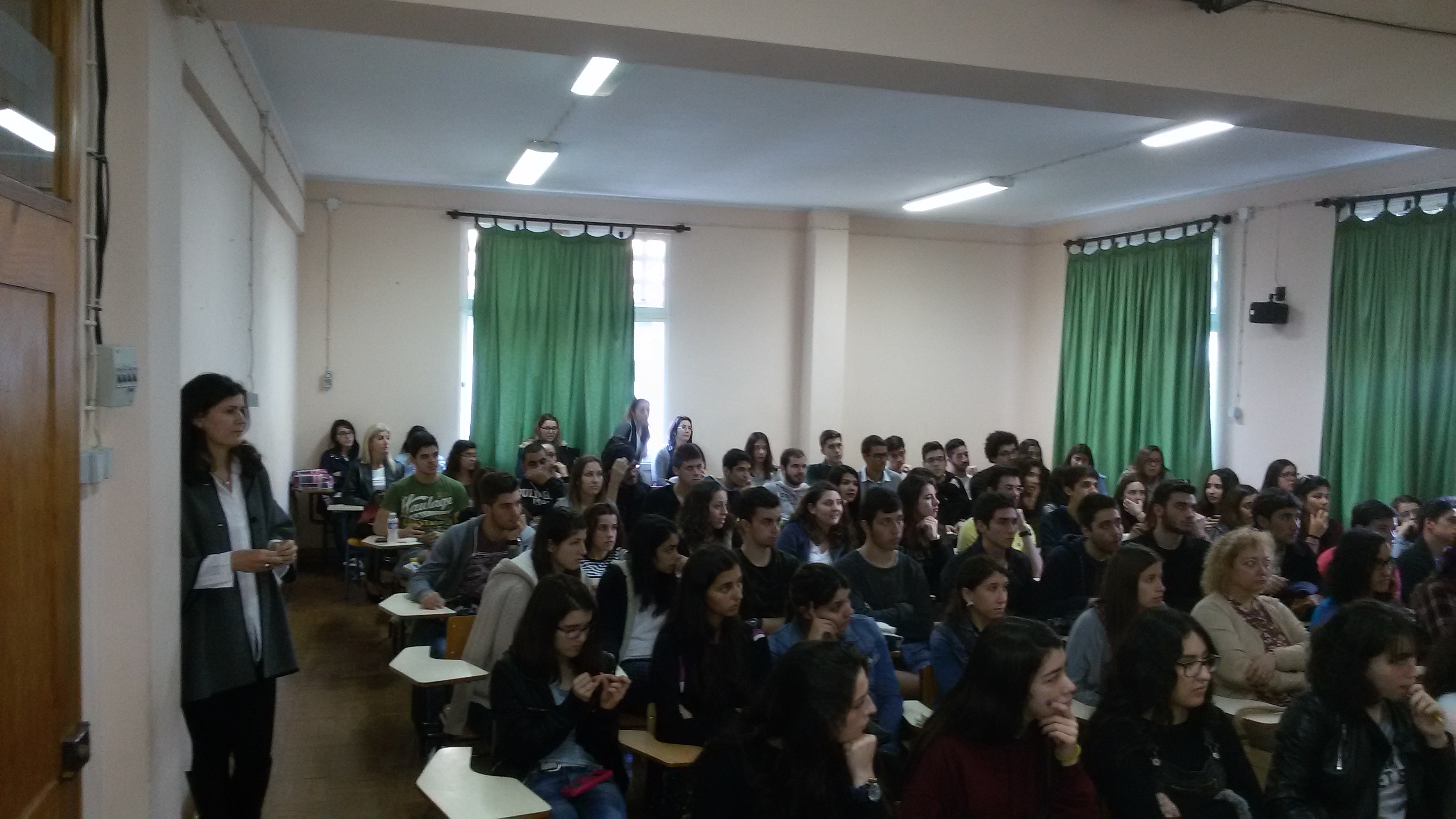 Sessão de Esclarecimento sobre os procedimentos de candidatura ao Ensino Superior Sessão de Esclarecimento sobre os procedimentos de candidatura ao Ensino Superior